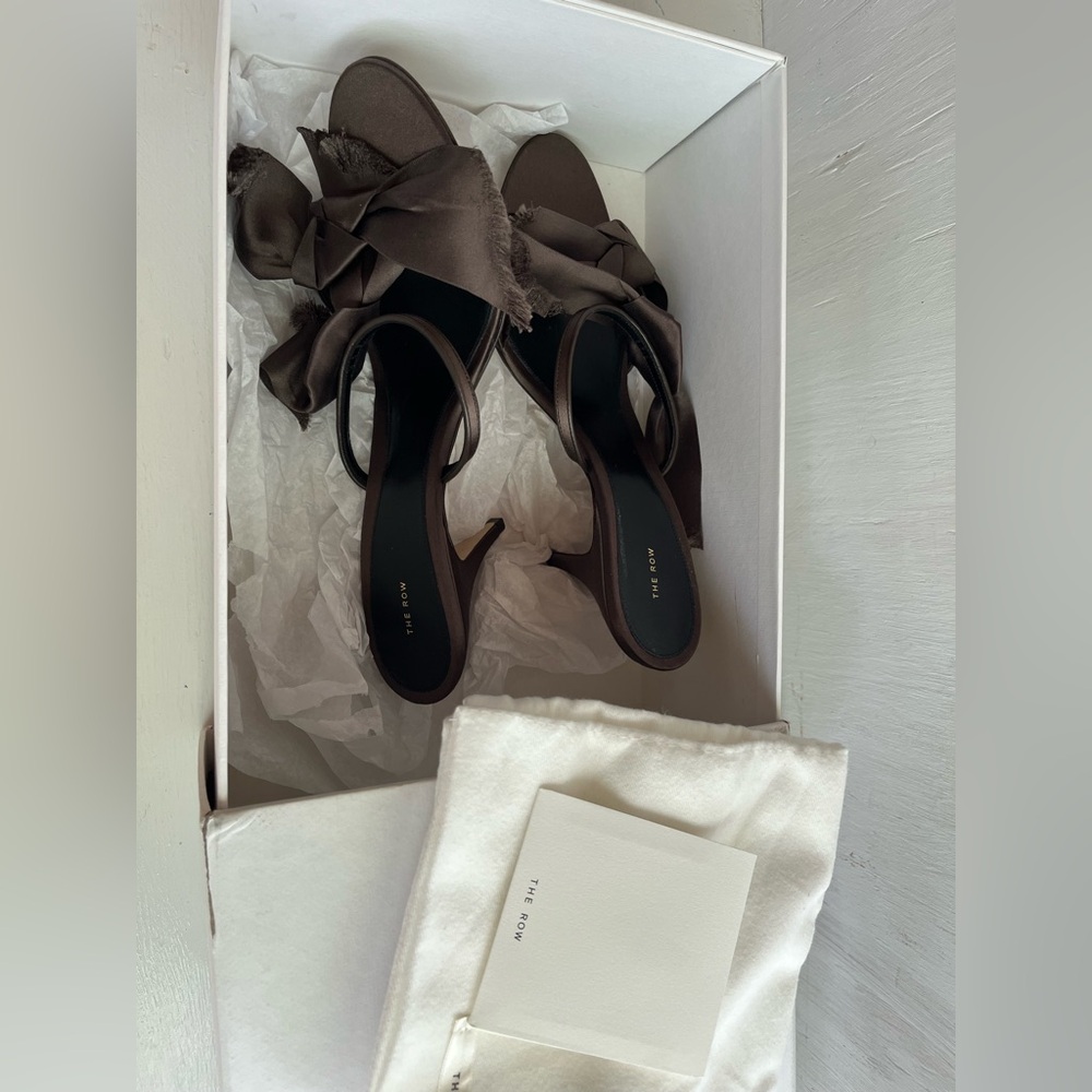 THE ROW Vika Sandals 39.5 - Picture 13 of 13